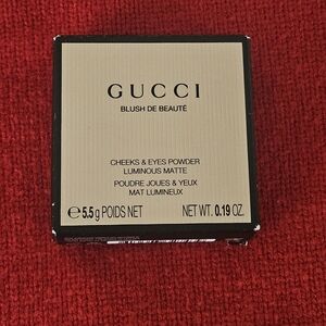 New In Box Gucci Blush De Beauté Luminous Matte Powder Blush shade RadiantPink
